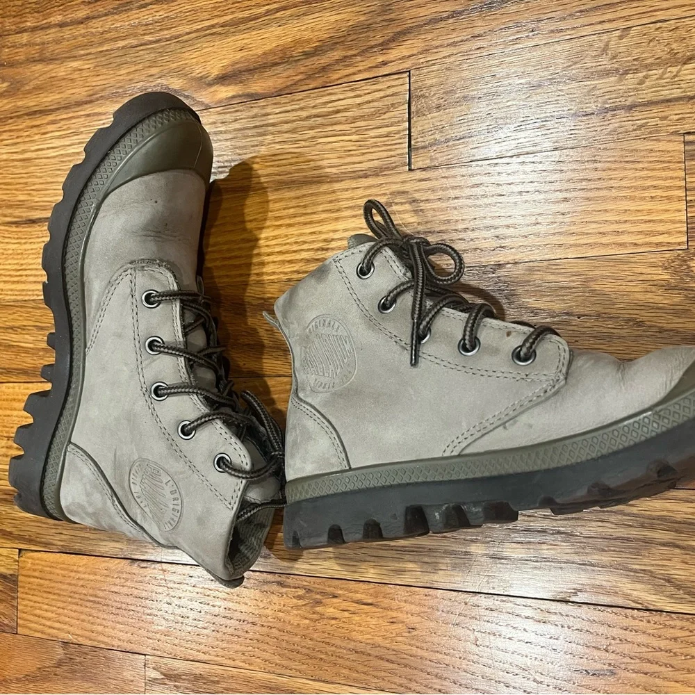 Women's Palladium Work Boots Grey,Size 6.Some stains‎ see pictures